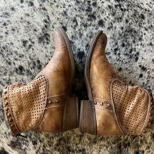 Gold Circle G ankle boot